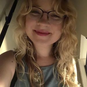 Meet your Posher, Dani